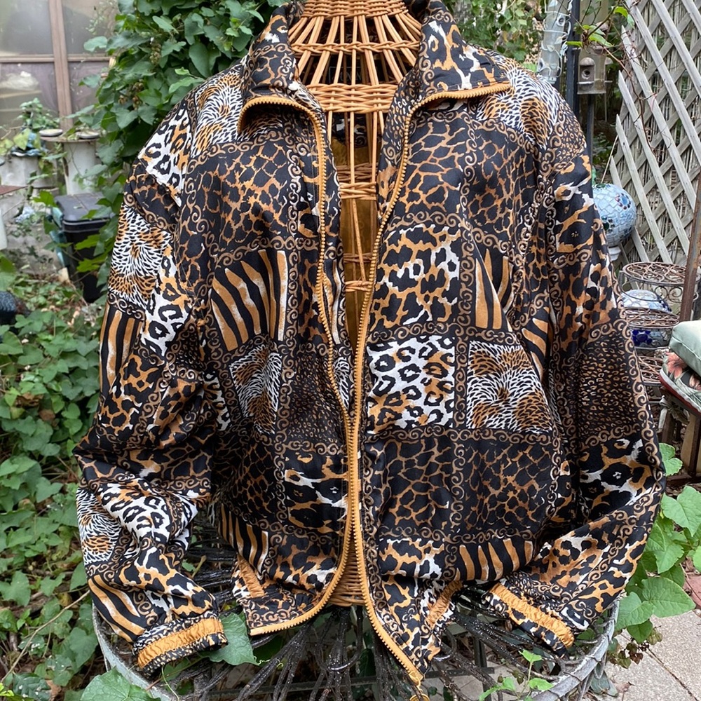 Jacket animal print  M gold lining, working zipper closure, pockets
